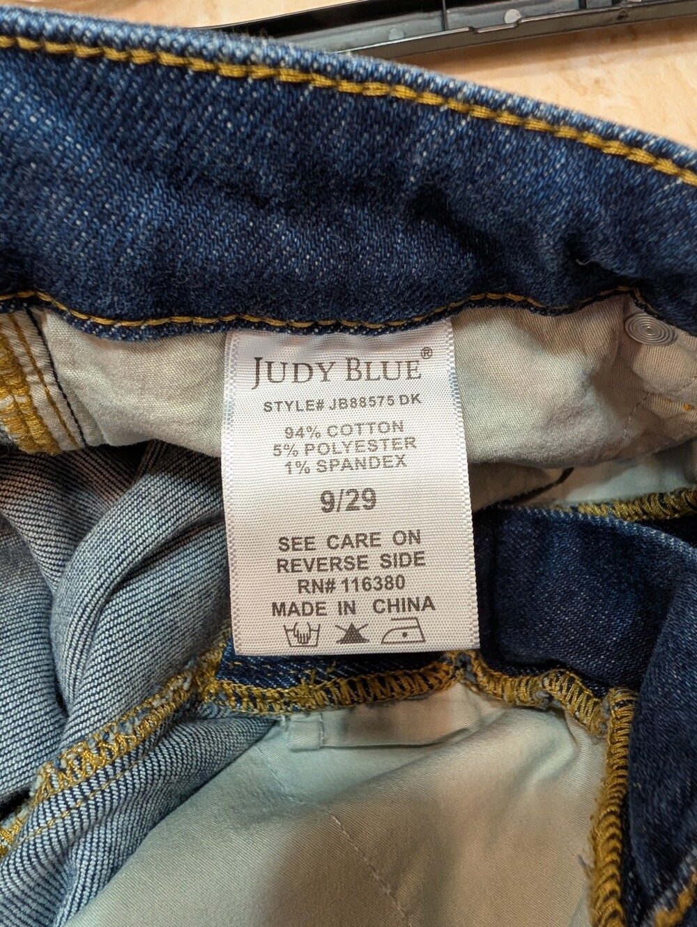 Judy Blue High Rise Straight Fit Size 9/29 - Picture 5 of 6
